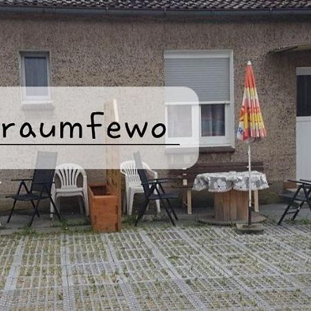 Einraum-Ferienwohnung 46M2 Eisenhuettenstadt-Diehlo Buitenkant foto