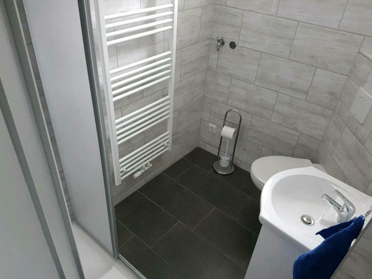 Einraum-Ferienwohnung 46M2 Eisenhuettenstadt-Diehlo Buitenkant foto
