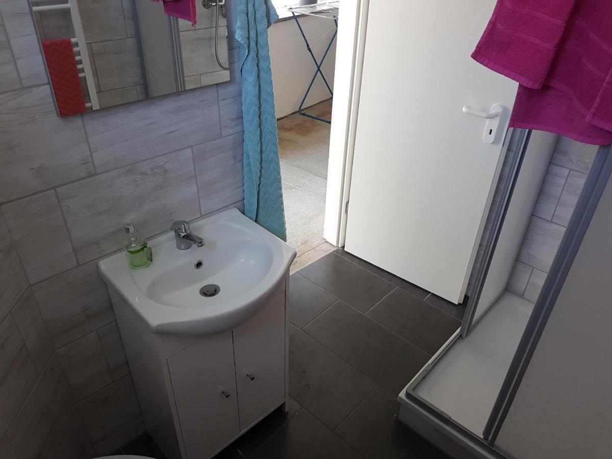 Einraum-Ferienwohnung 46M2 Eisenhuettenstadt-Diehlo Buitenkant foto
